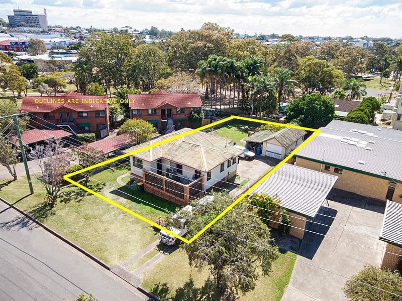 30 Dix Street, REDCLIFFE QLD 4020, Redcliffe - Image 1