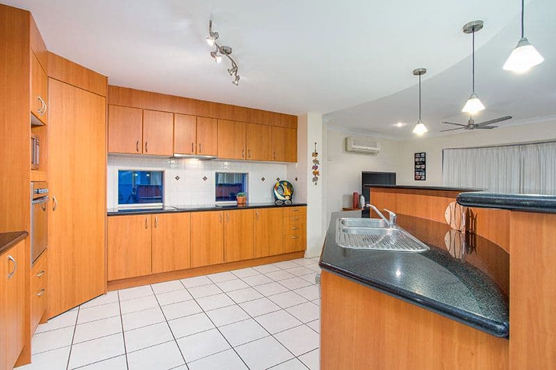 8 Estonia Avenue, BRIDGEMAN DOWNS QLD 4035, Bridgeman Downs - Thumbnail 3