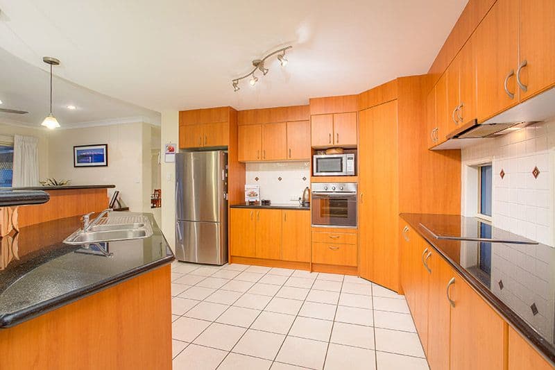 8 Estonia Avenue, BRIDGEMAN DOWNS QLD 4035, Bridgeman Downs - Thumbnail 4