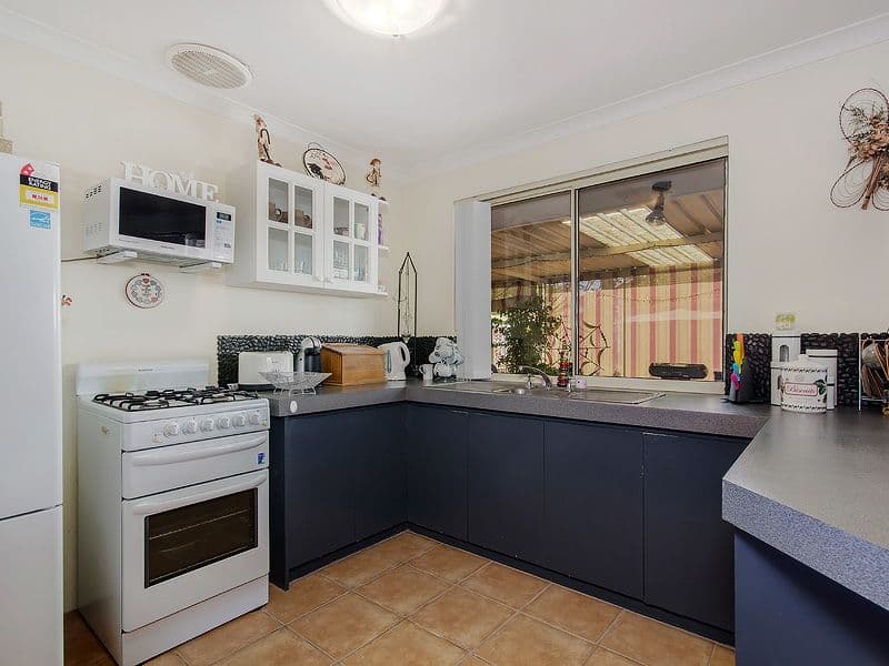 38 Requa Crescent, WARNBRO WA 6169, Warnbro - Thumbnail 2
