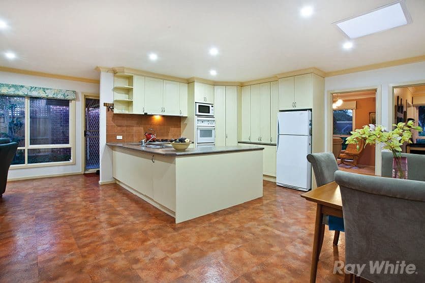 16 Tanner Street, GLEN WAVERLEY VIC 3150, Glen Waverley - Thumbnail 2