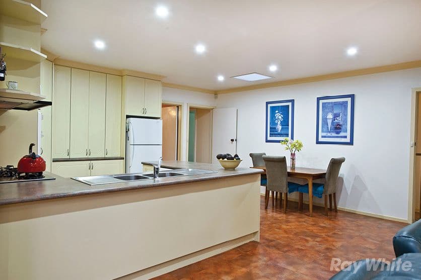 16 Tanner Street, GLEN WAVERLEY VIC 3150, Glen Waverley - Thumbnail 3