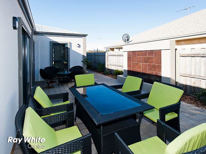 47 Marsdenia Road, HALLS HEAD WA 6210, Halls Head - Thumbnail 3
