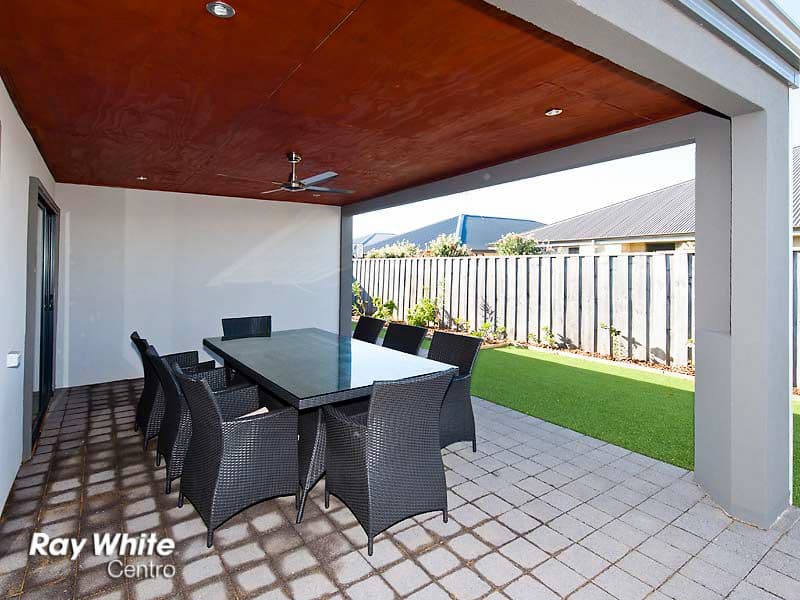 47 Marsdenia Road, HALLS HEAD WA 6210, Halls Head - Thumbnail 4