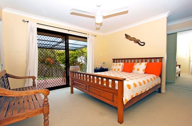19 Orchna Street, BURLEIGH HEADS QLD 4220, Burleigh Heads - Thumbnail 3