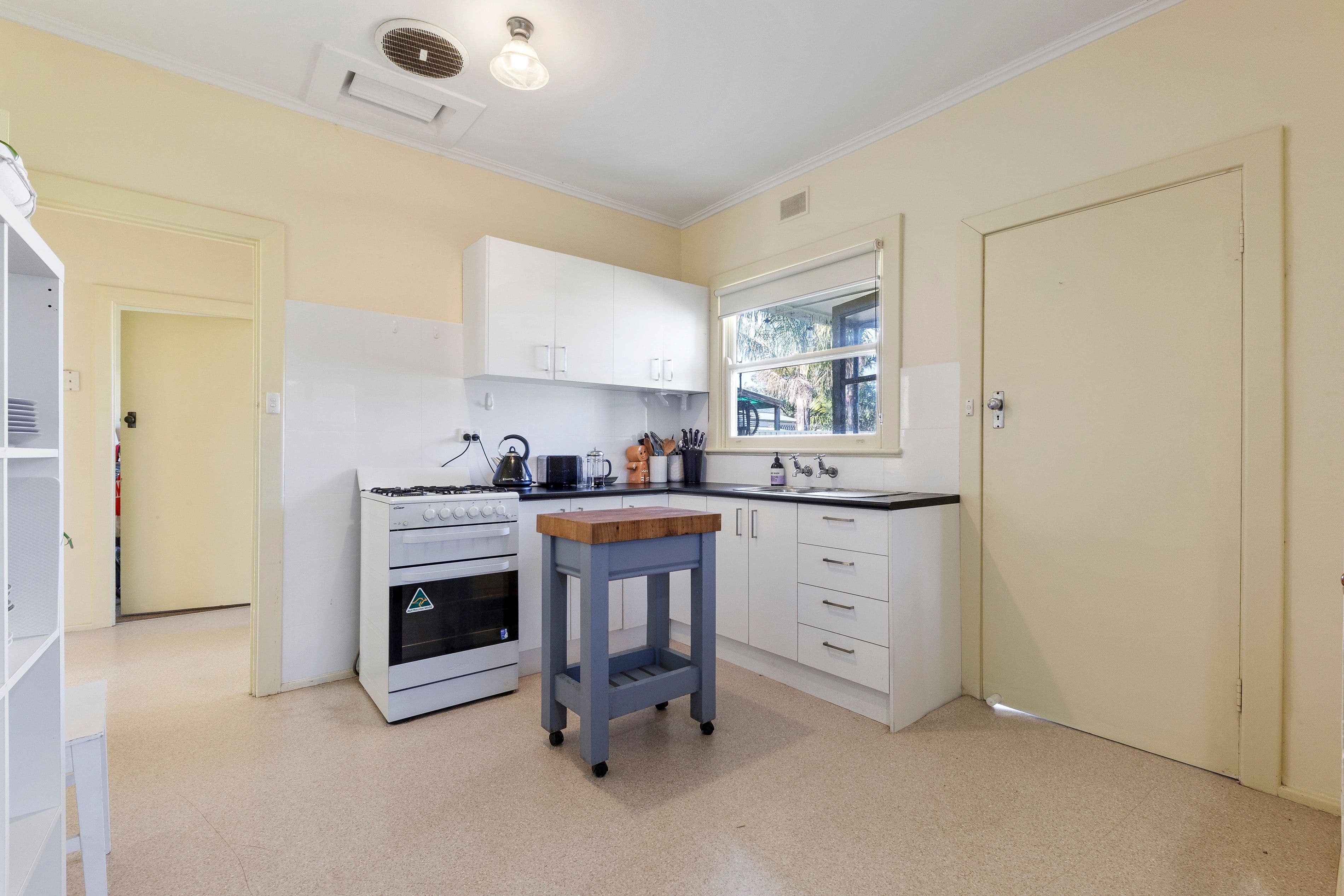 18 Alexander Avenue, Campbelltown SA 5074, Campbelltown - Thumbnail 4