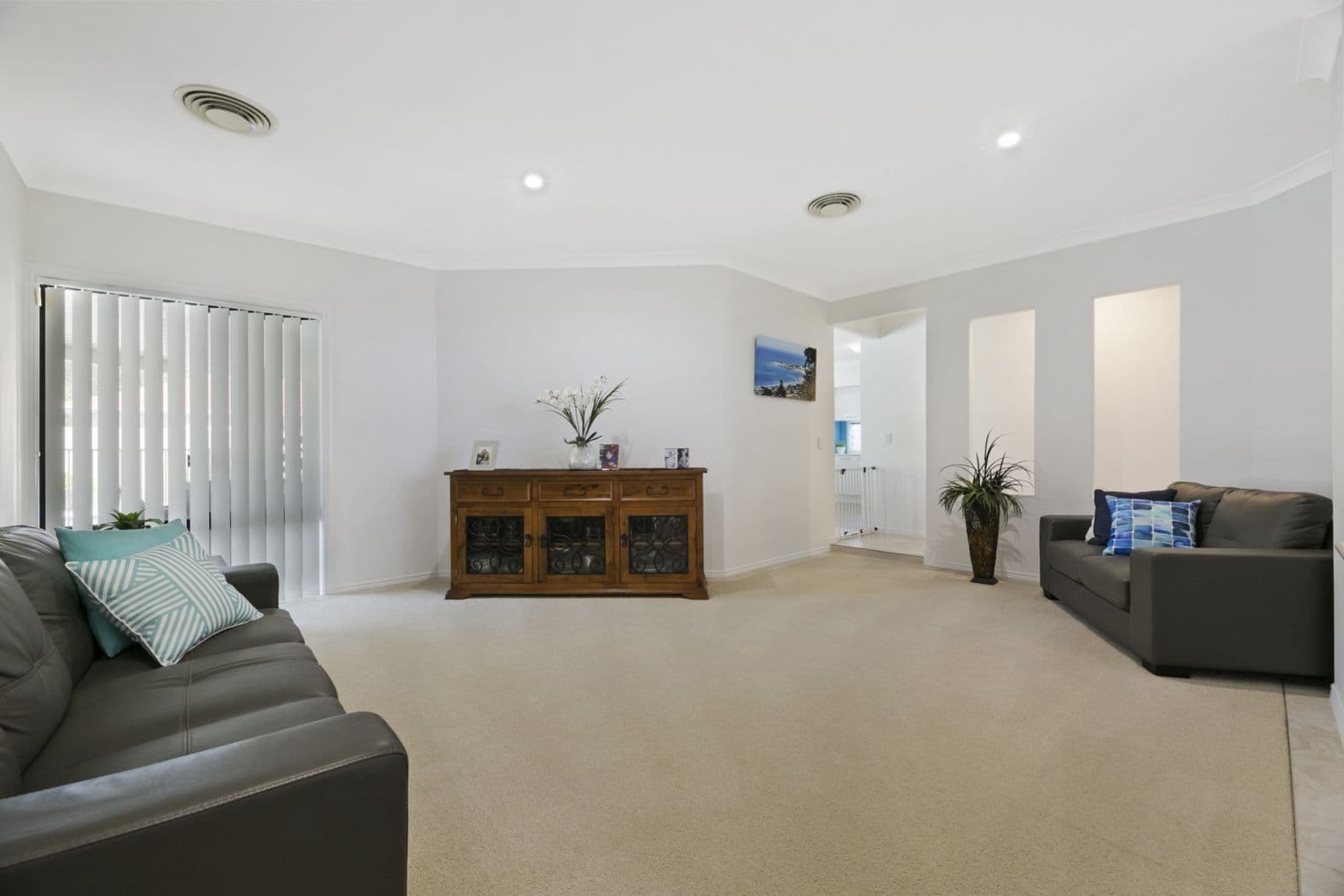 38 Maltravers Drive, Arundel QLD 4214, Arundel - Thumbnail 5