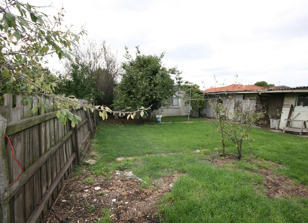 73 Walmer Avenue, ST ALBANS VIC 3021, St Albans - Thumbnail 4
