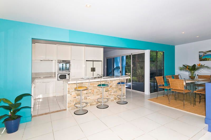 46 Hill Avenue, BURLEIGH HEADS QLD 4220, Burleigh Heads - Thumbnail 2