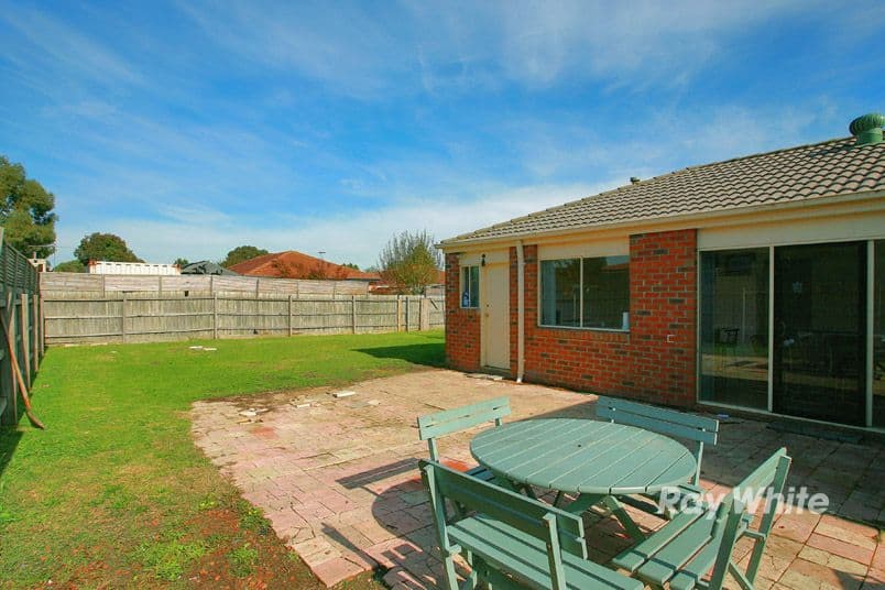 19 Nerrena Rise, CRANBOURNE WEST VIC 3977, Cranbourne West - Thumbnail 7