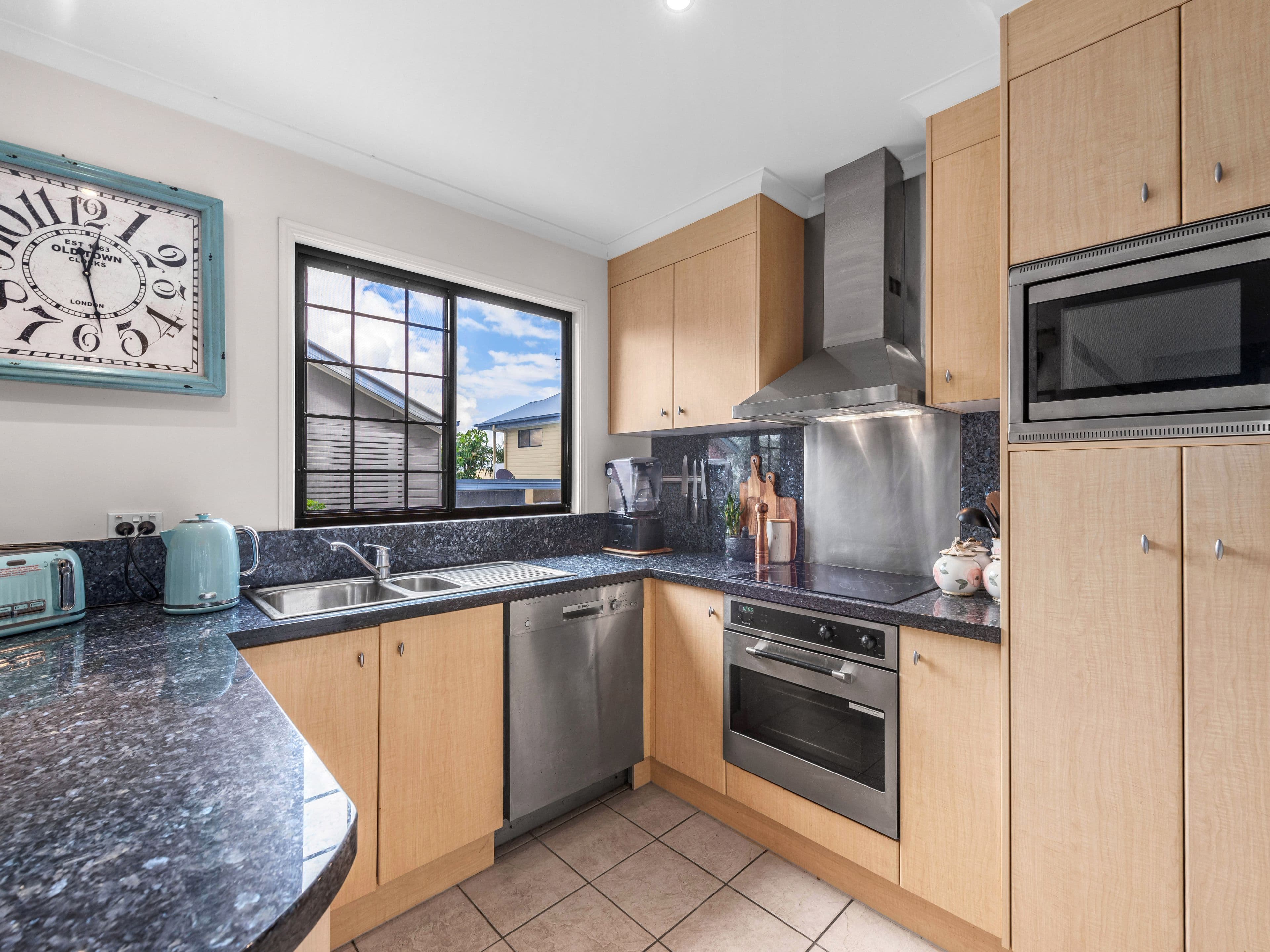 16 Goldsbrough Road, Taringa QLD 4068, Taringa - Thumbnail 6