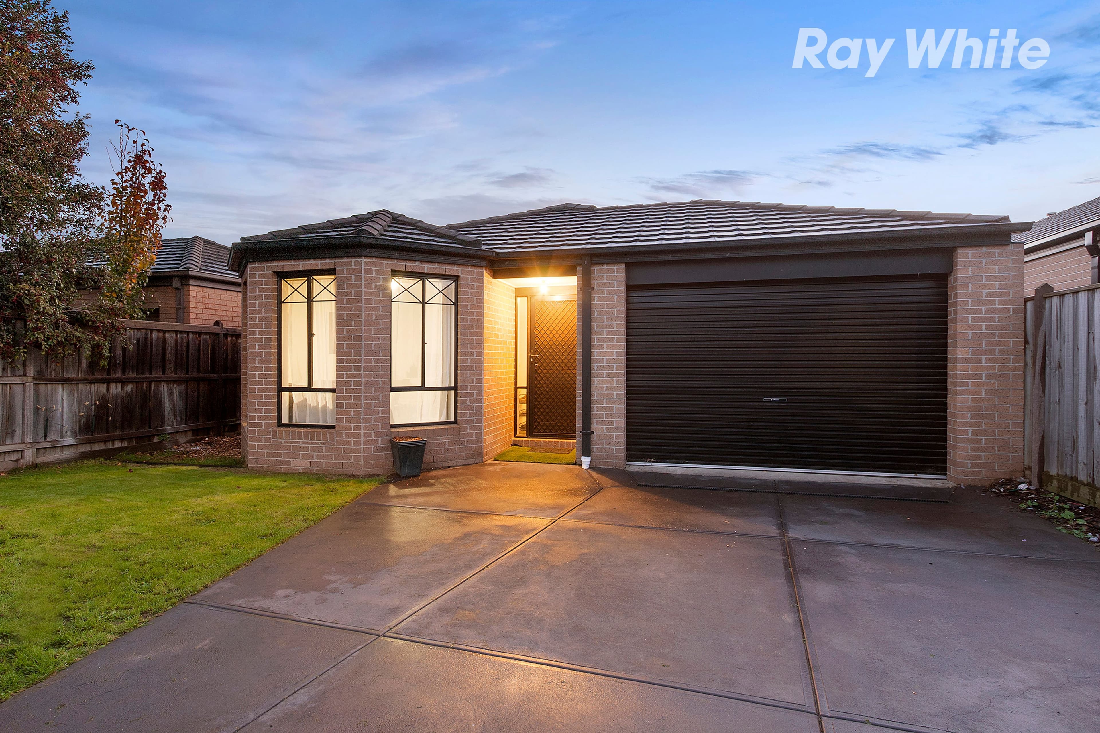 10 Bentley Court, Pakenham VIC 3810, Pakenham - Thumbnail 2