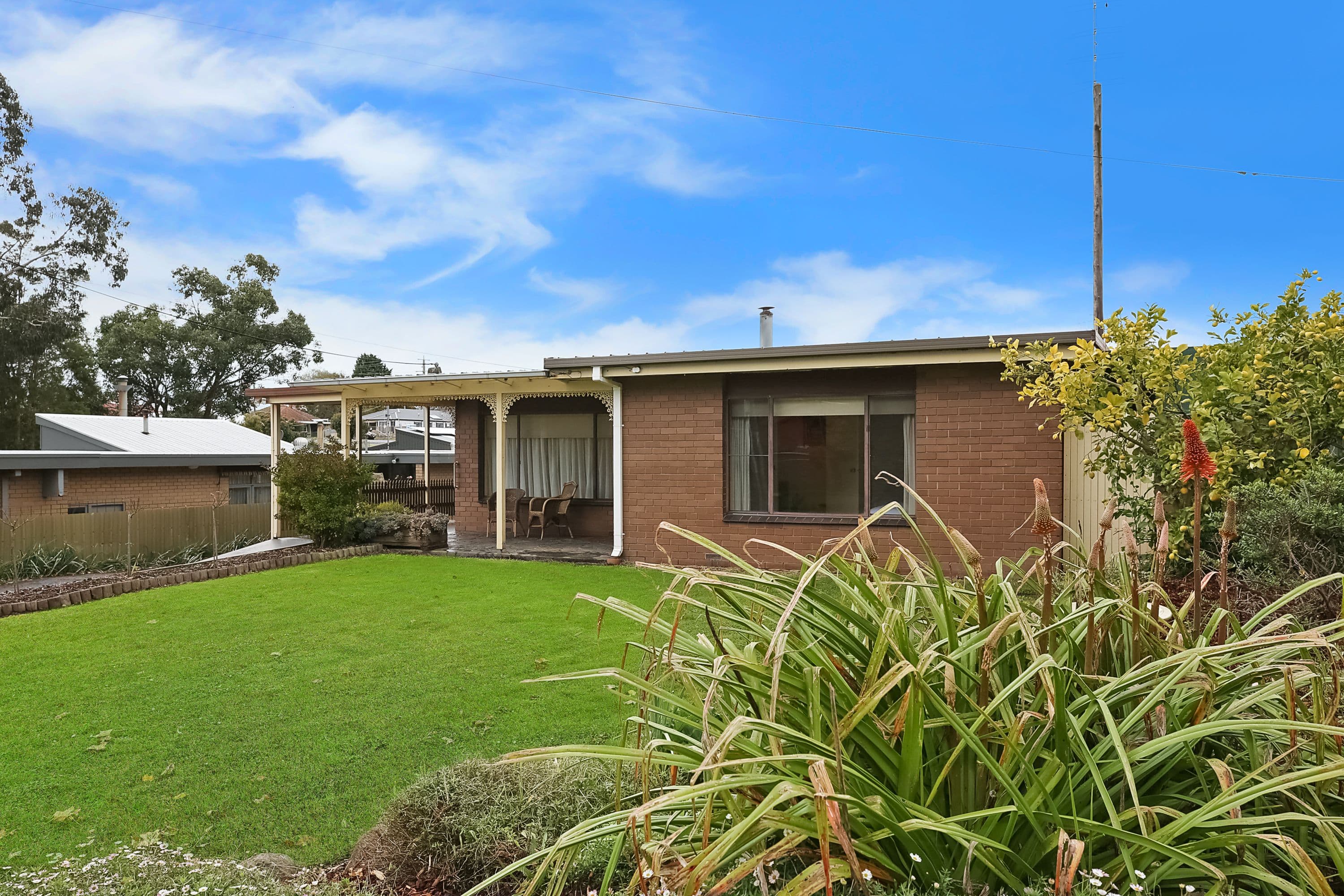 25 Shenfield Street, Cobden VIC 3266, Cobden - Thumbnail 2
