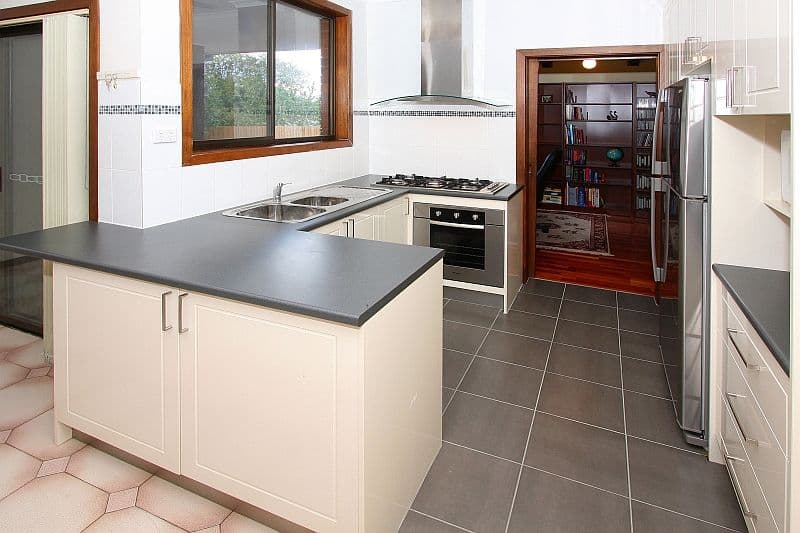 129 Roycroft Avenue, MILL PARK VIC 3082, Mill Park - Thumbnail 2