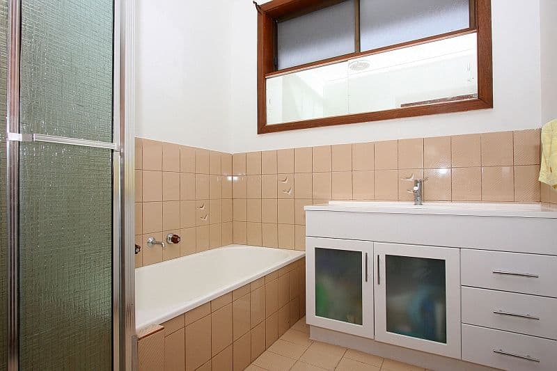 129 Roycroft Avenue, MILL PARK VIC 3082, Mill Park - Thumbnail 6