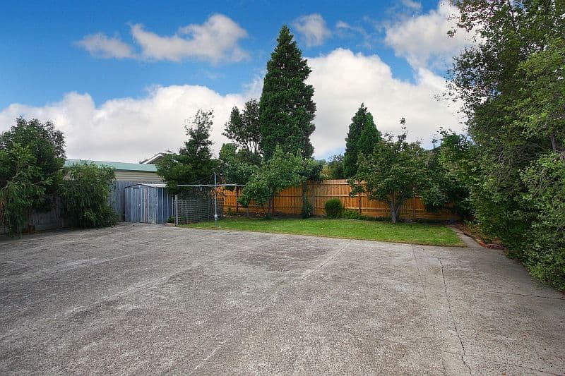 129 Roycroft Avenue, MILL PARK VIC 3082, Mill Park - Thumbnail 8