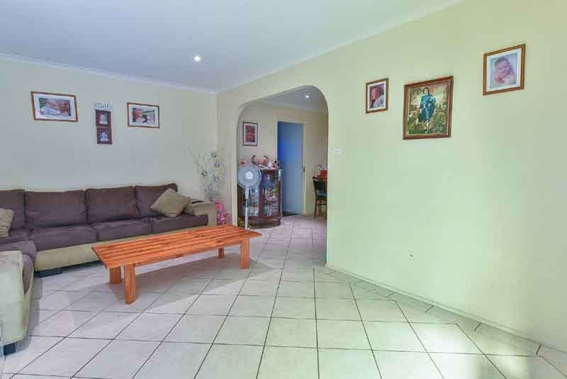 29 Fenton Crescent, Minto NSW 2566, Minto - Thumbnail 2