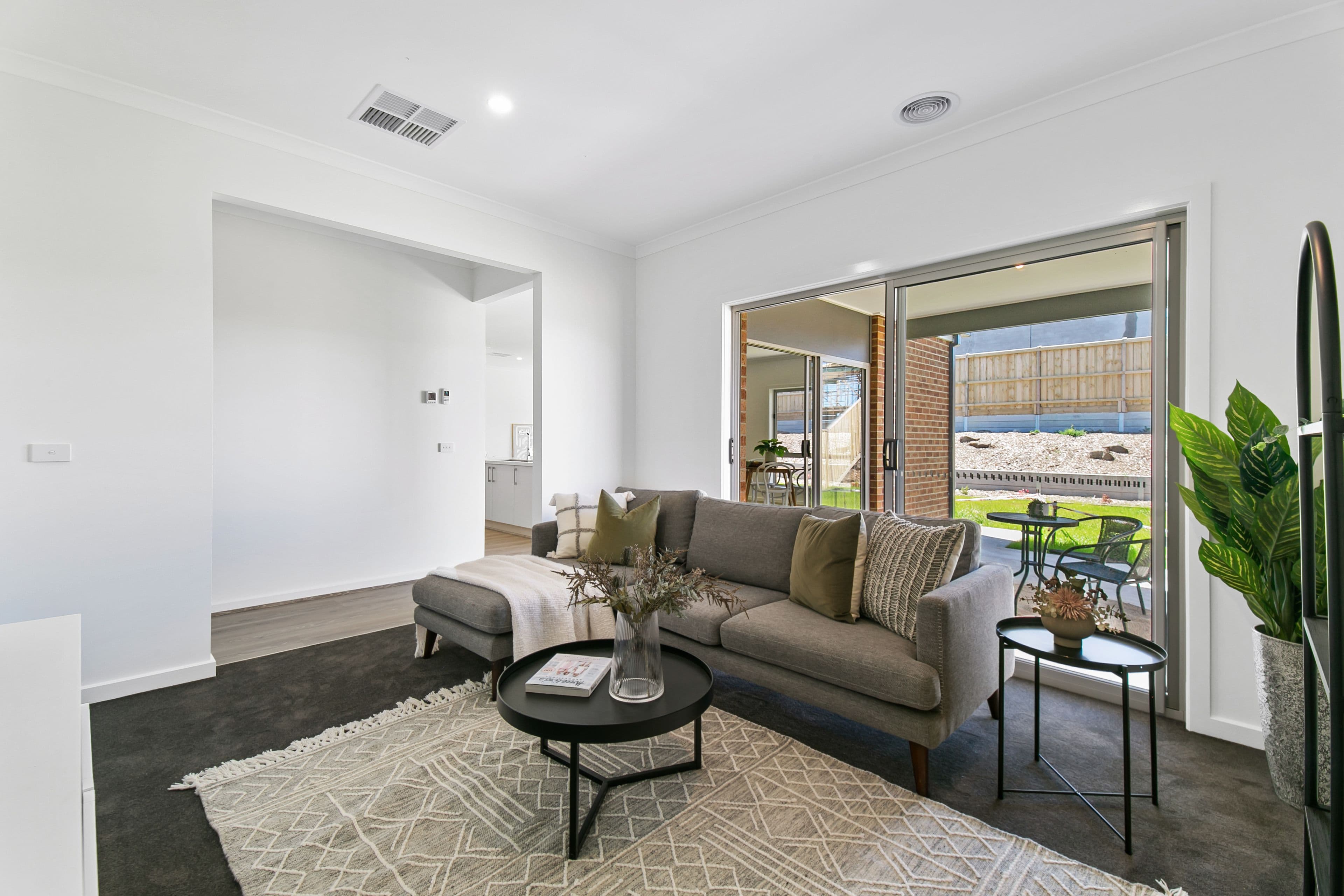 5 Olivia Street, Sunbury VIC 3429, Sunbury - Thumbnail 2