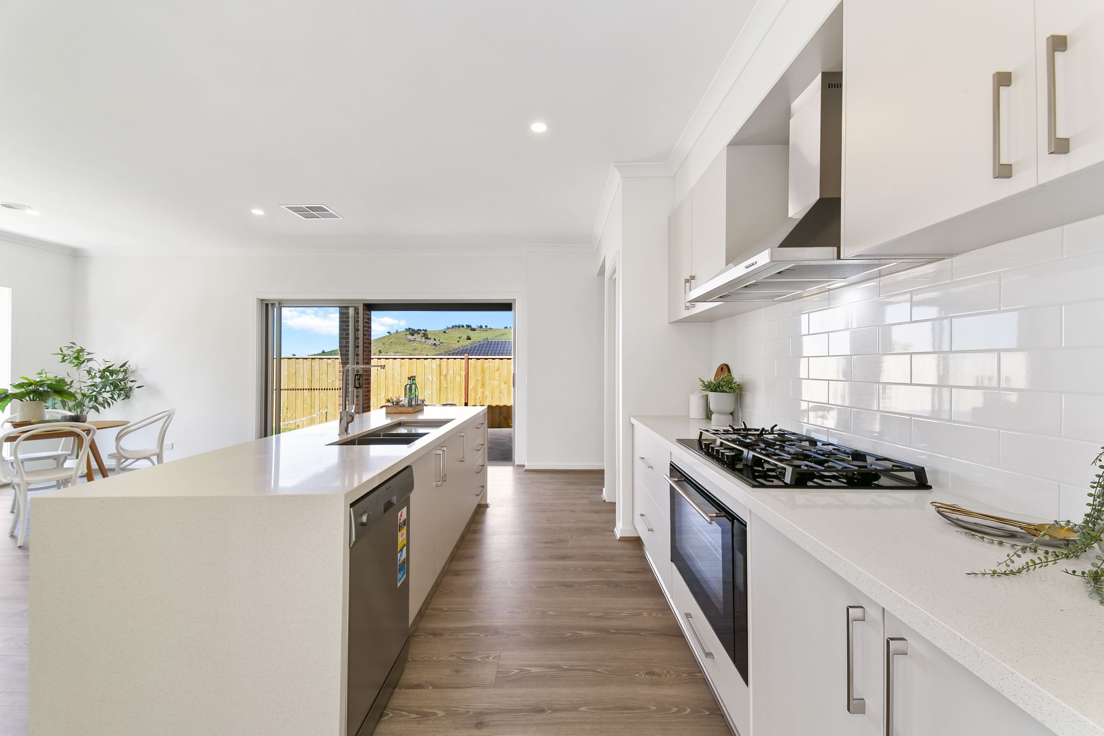 5 Olivia Street, Sunbury VIC 3429, Sunbury - Thumbnail 3