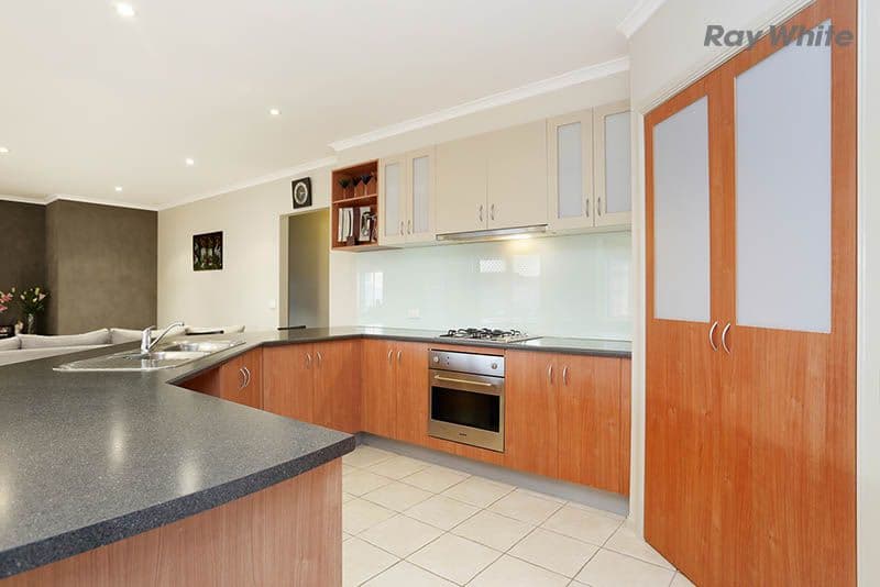 13 Conrad Terrace, TAYLORS HILL VIC 3037, Taylors Hill - Thumbnail 2