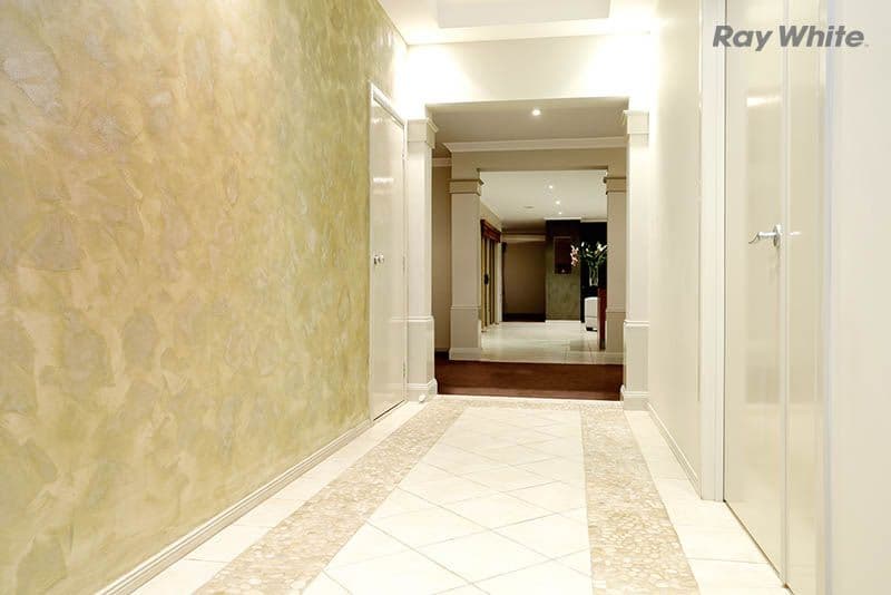13 Conrad Terrace, TAYLORS HILL VIC 3037, Taylors Hill - Thumbnail 3