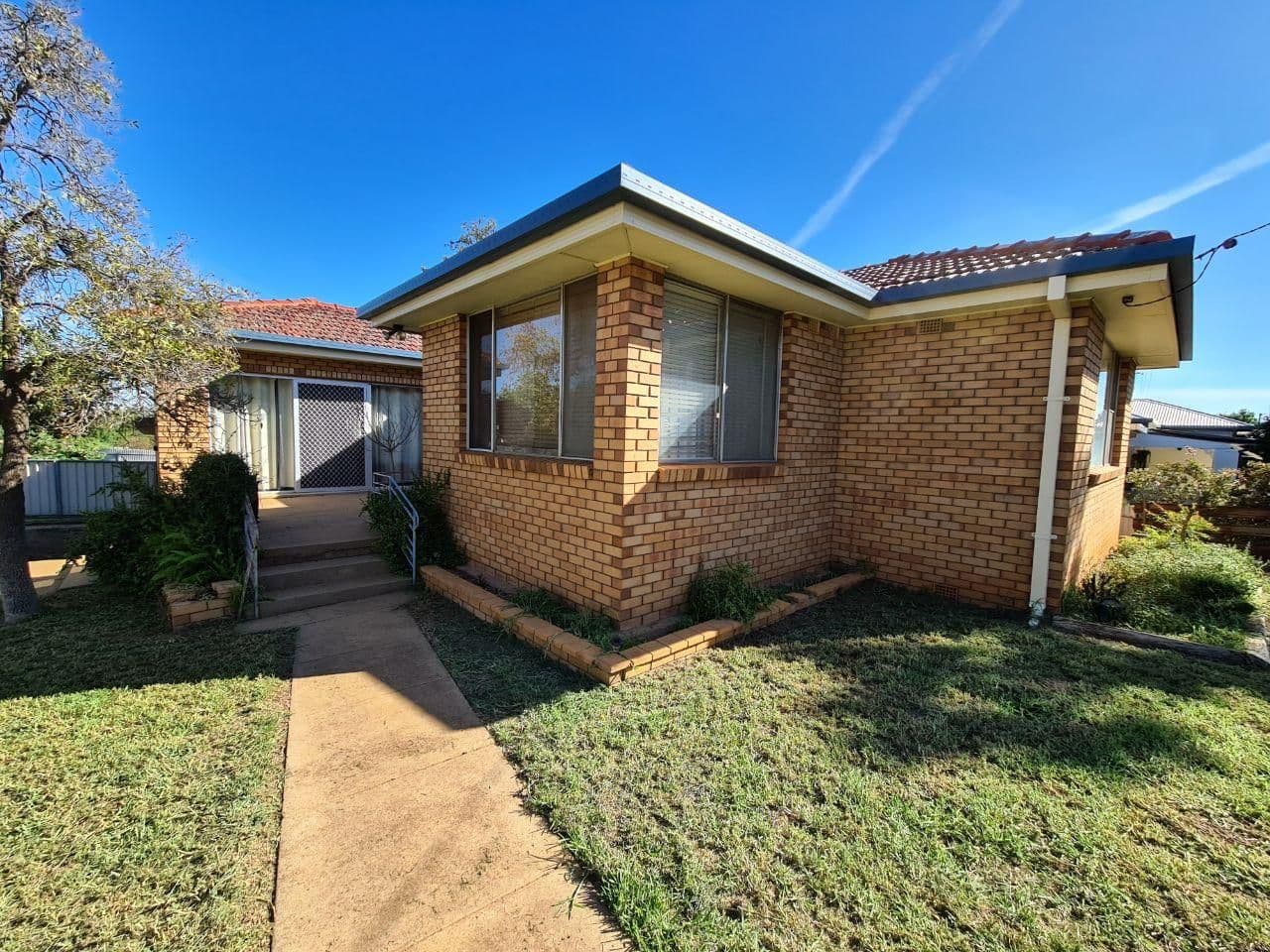 35 Wentworth Street, Parkes - Image 1
