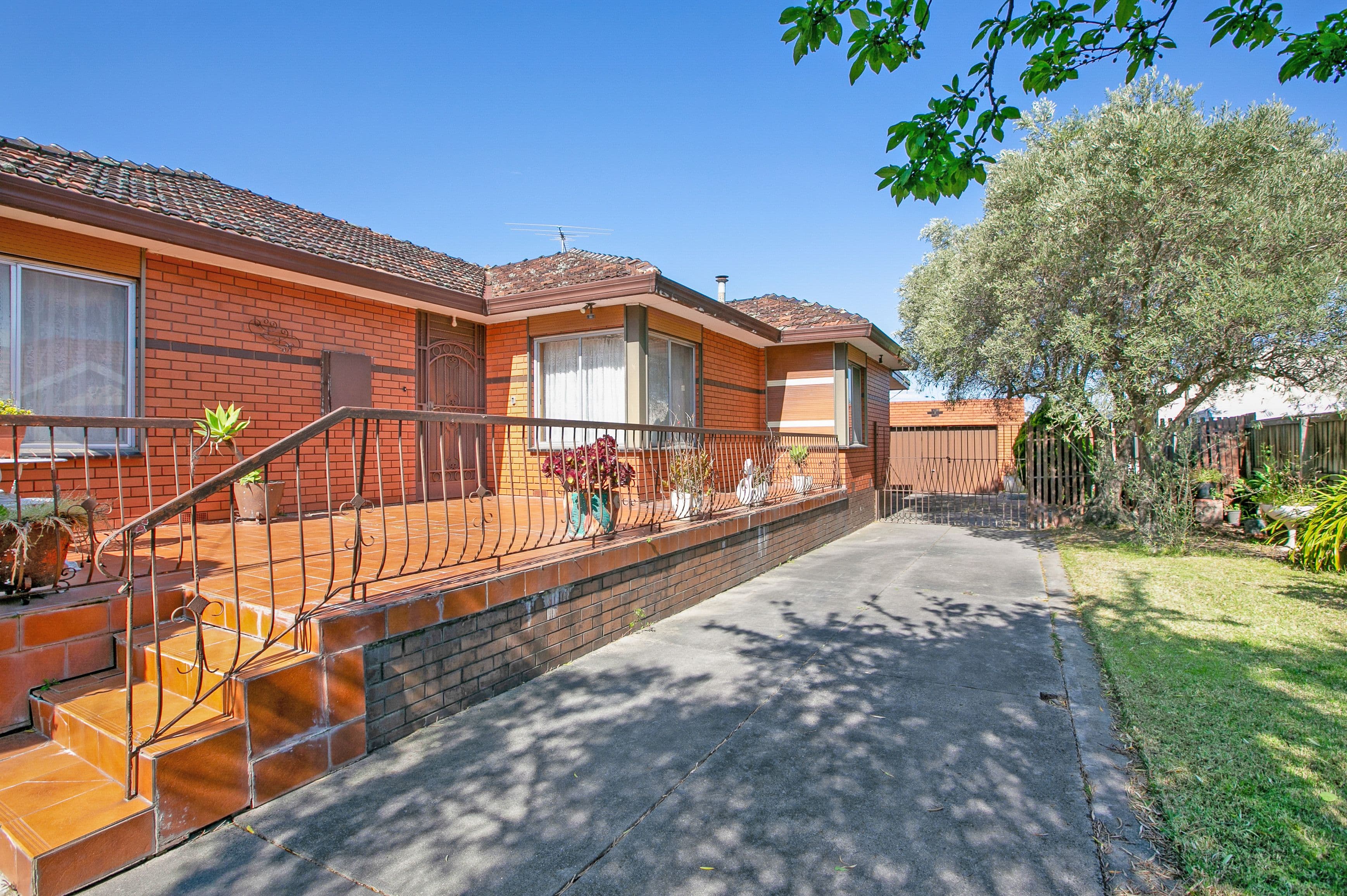 22 Callander Street, Reservoir VIC 3073, Reservoir - Thumbnail 2