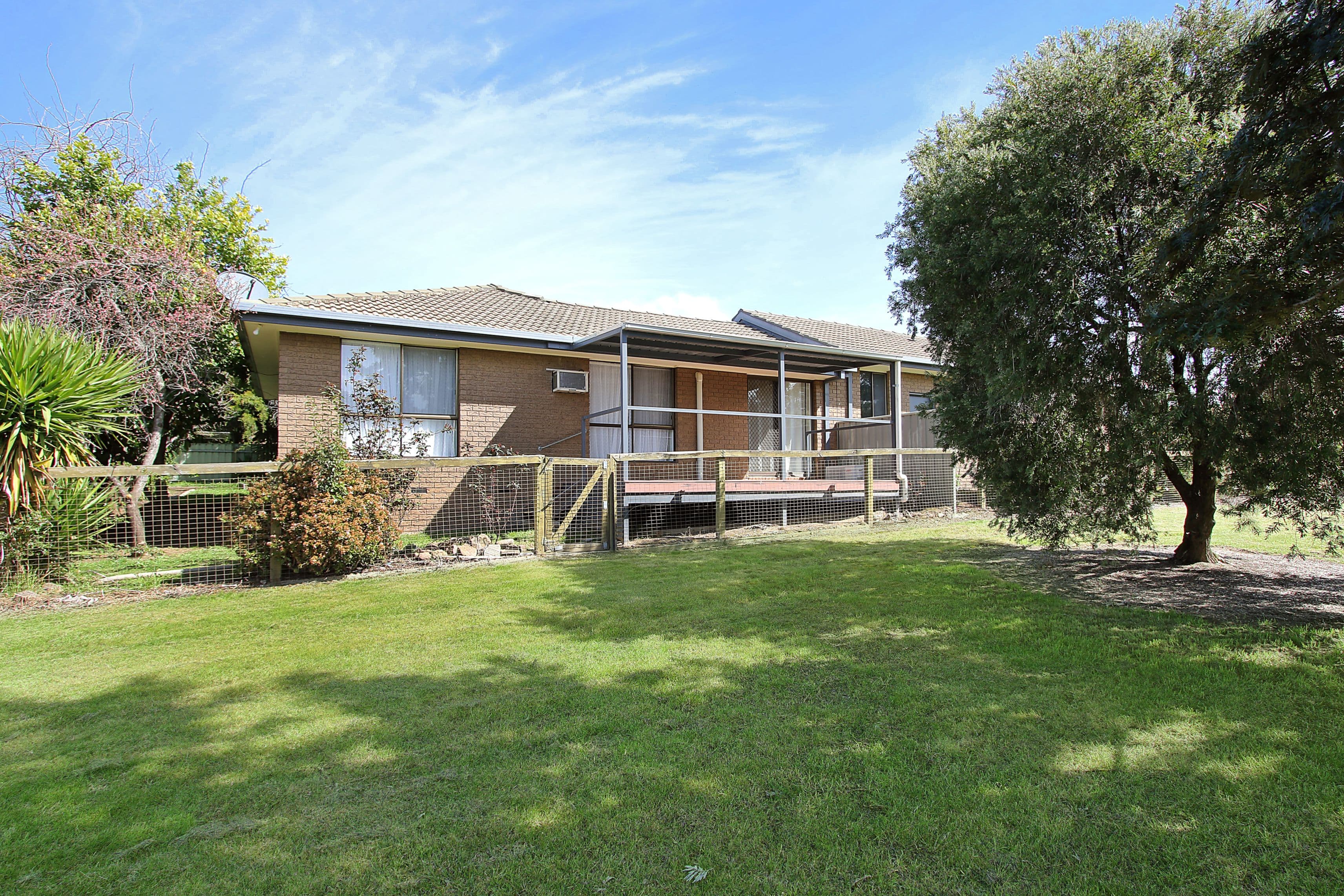 8 Page Court, West Wodonga VIC 3690, West Wodonga - Image 1