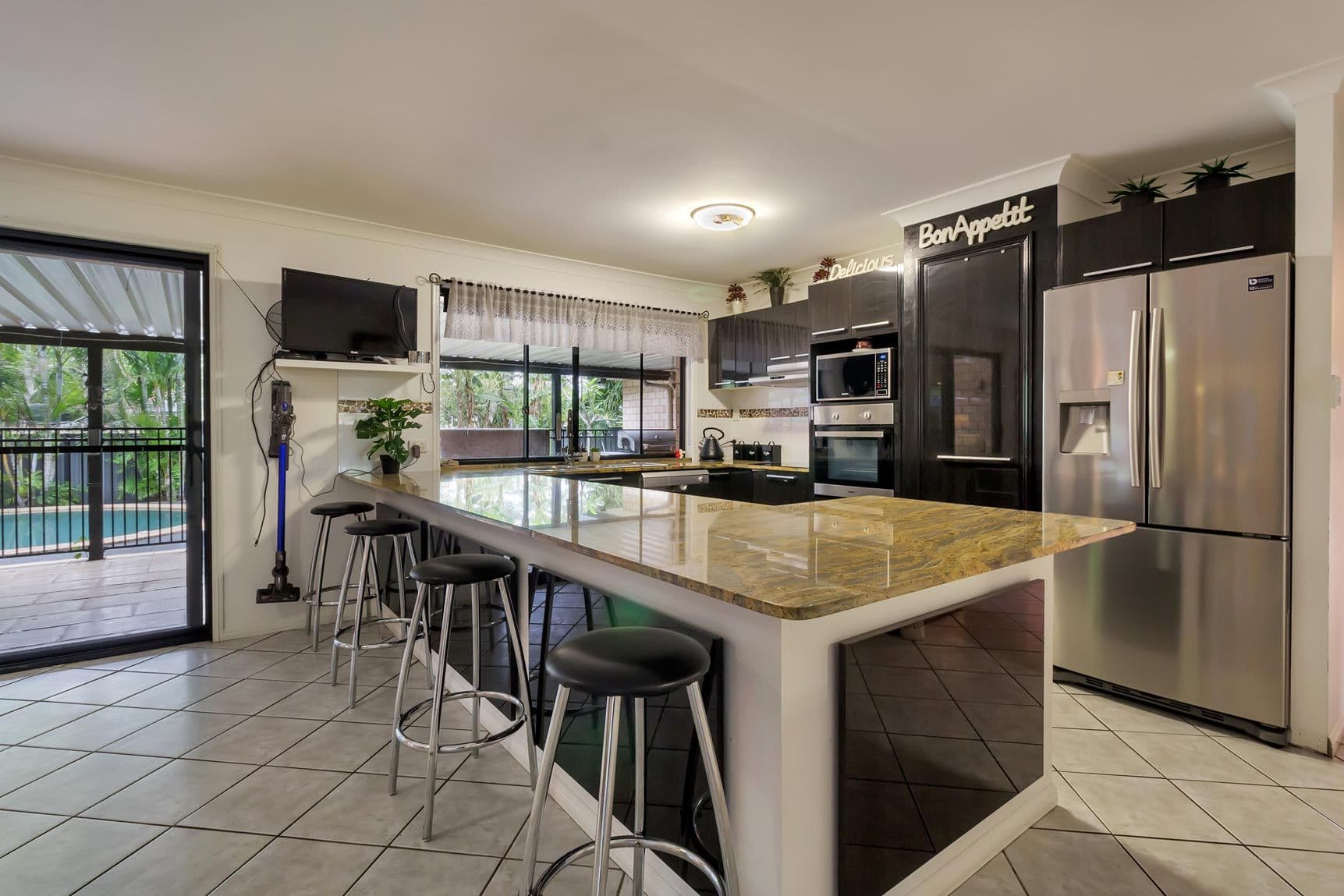 1 Blueash Crescent, Oxenford QLD 4210, Oxenford - Thumbnail 4