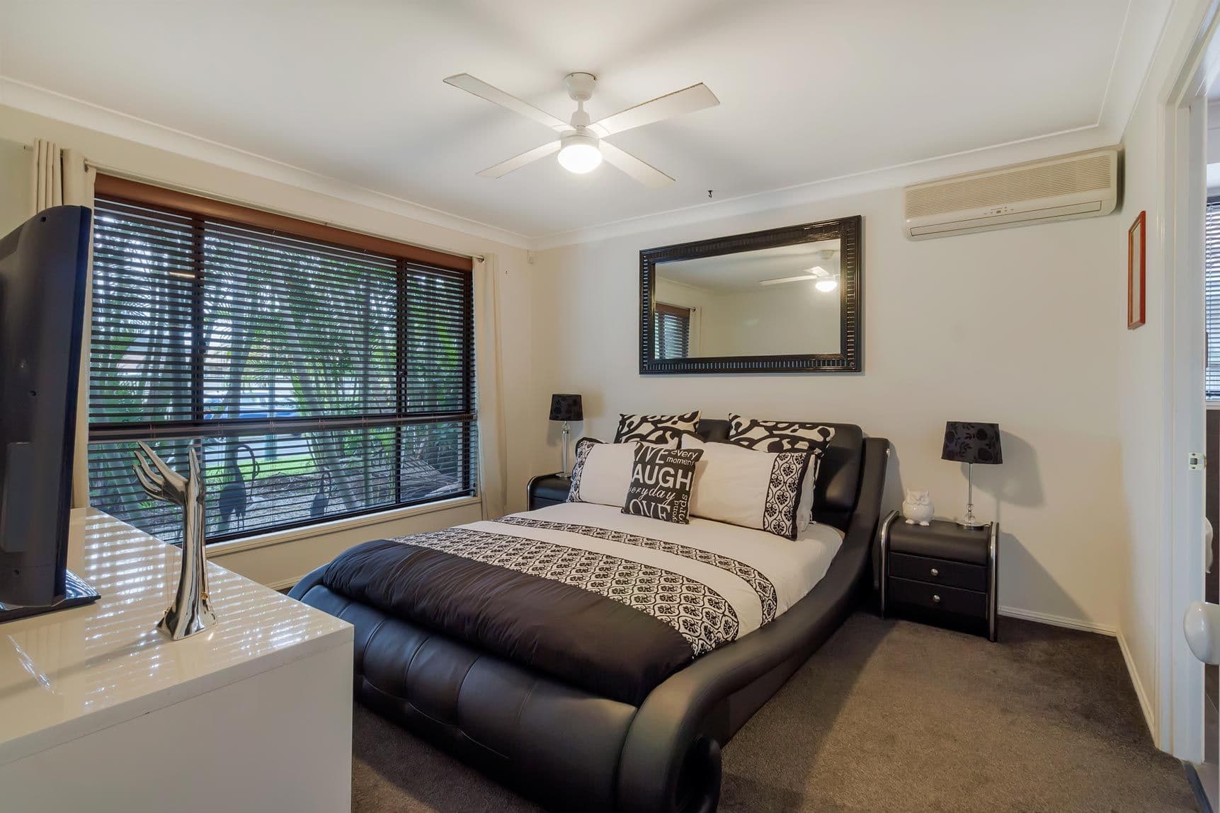 1 Blueash Crescent, Oxenford QLD 4210, Oxenford - Thumbnail 8