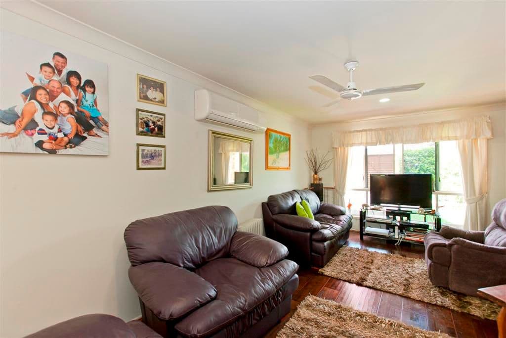 96 Caladium Street, WAKERLEY QLD 4154, Wakerley - Thumbnail 3