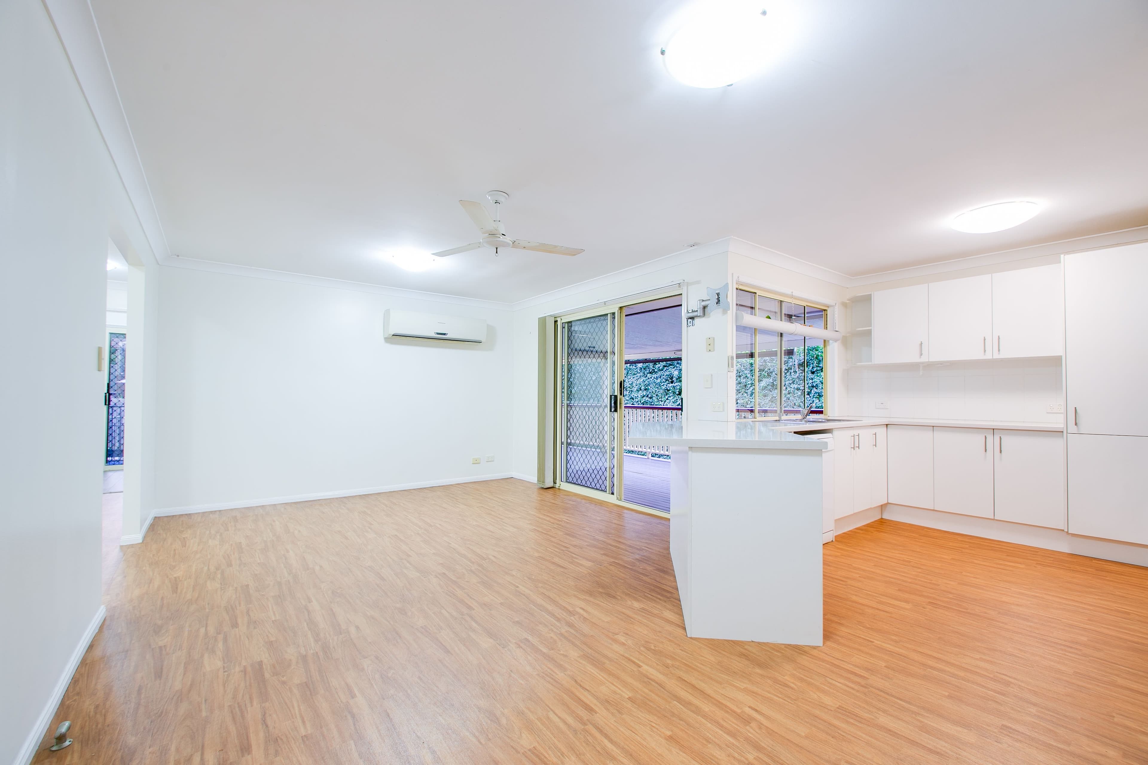 19 Sealy Street, Silkstone QLD 4304, Silkstone - Thumbnail 8
