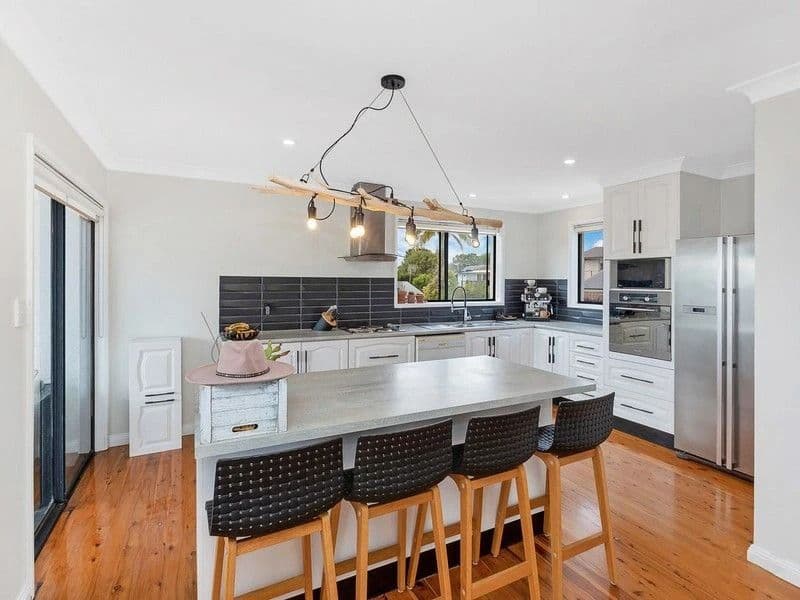 12 & 12a Highclere Street, Bateau Bay NSW 2261, Bateau Bay - Thumbnail 3