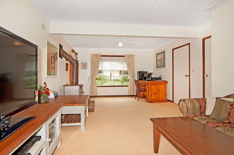 16 Anglers Drive, BATEAU BAY NSW 2261, Bateau Bay - Thumbnail 5