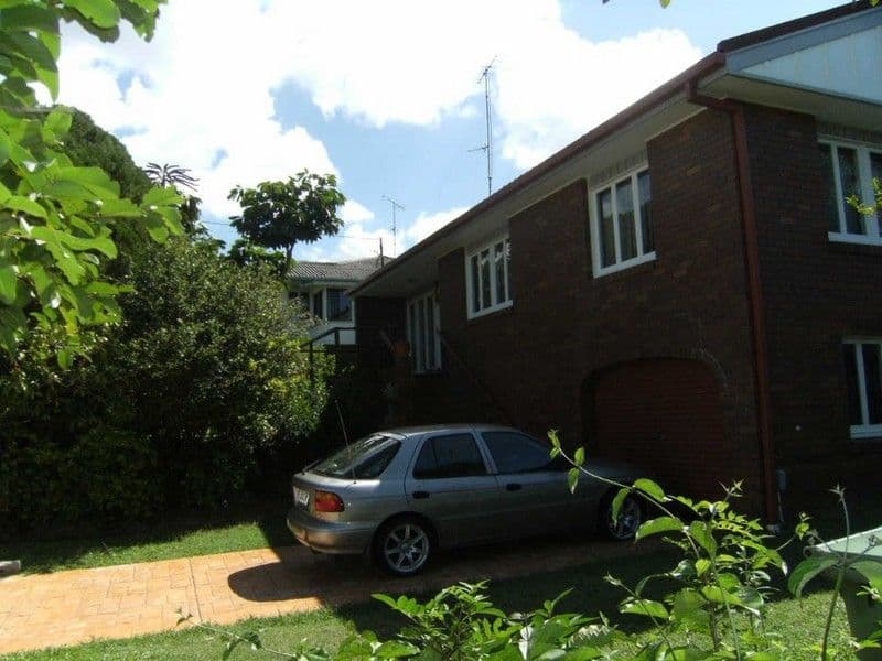63 Eugaree Street, SOUTHPORT QLD 4215, Southport - Thumbnail 2