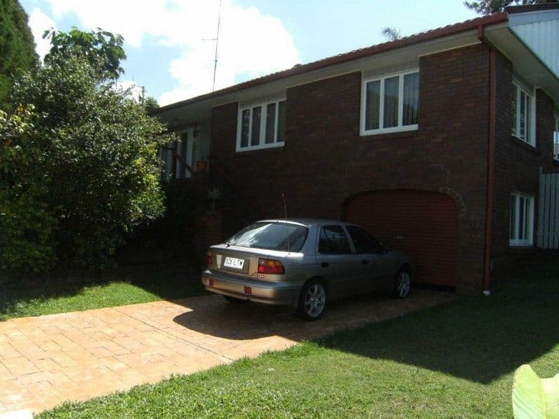 63 Eugaree Street, SOUTHPORT QLD 4215, Southport - Thumbnail 4