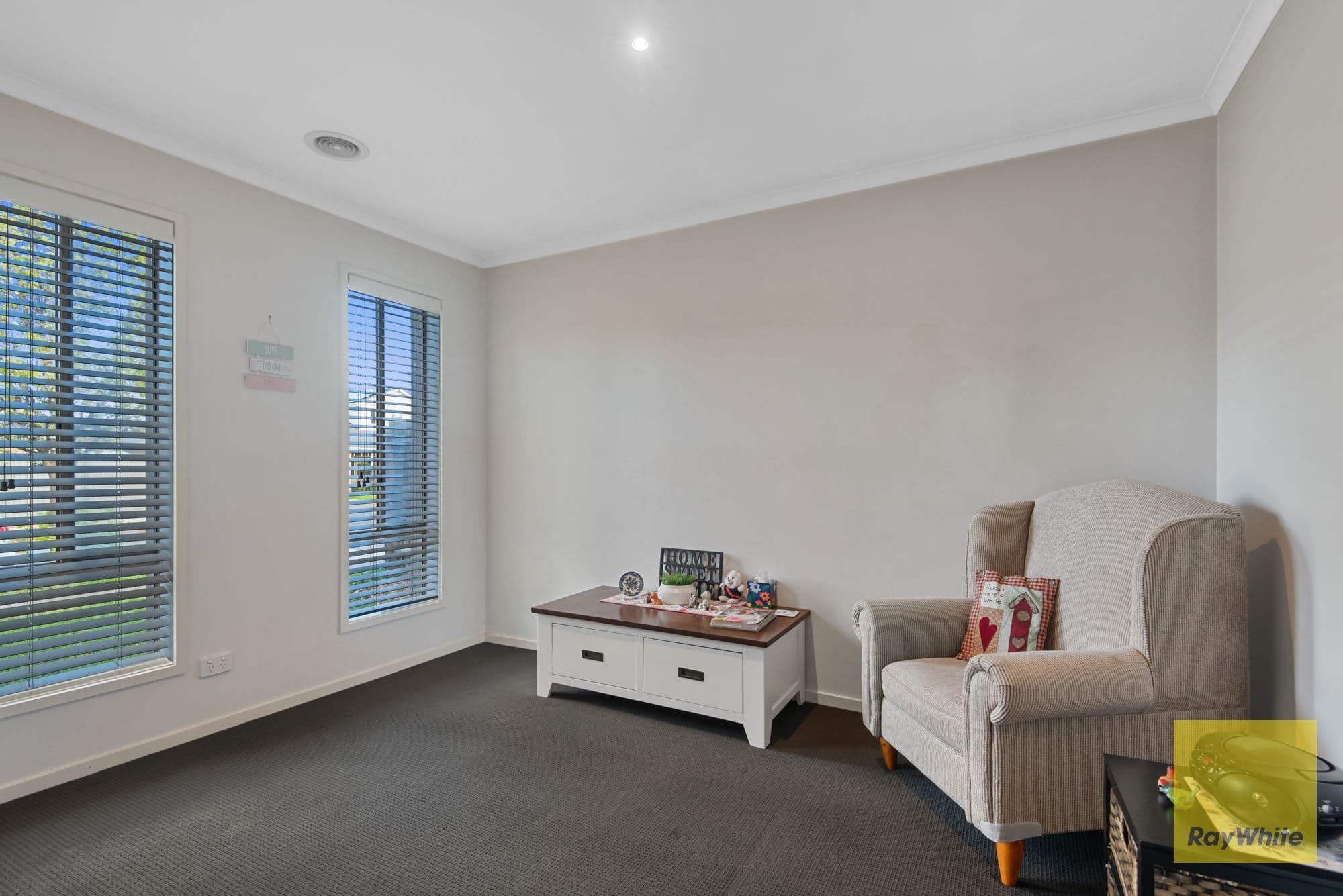 10 Twilight Place, Tarneit VIC 3029, Tarneit - Thumbnail 3