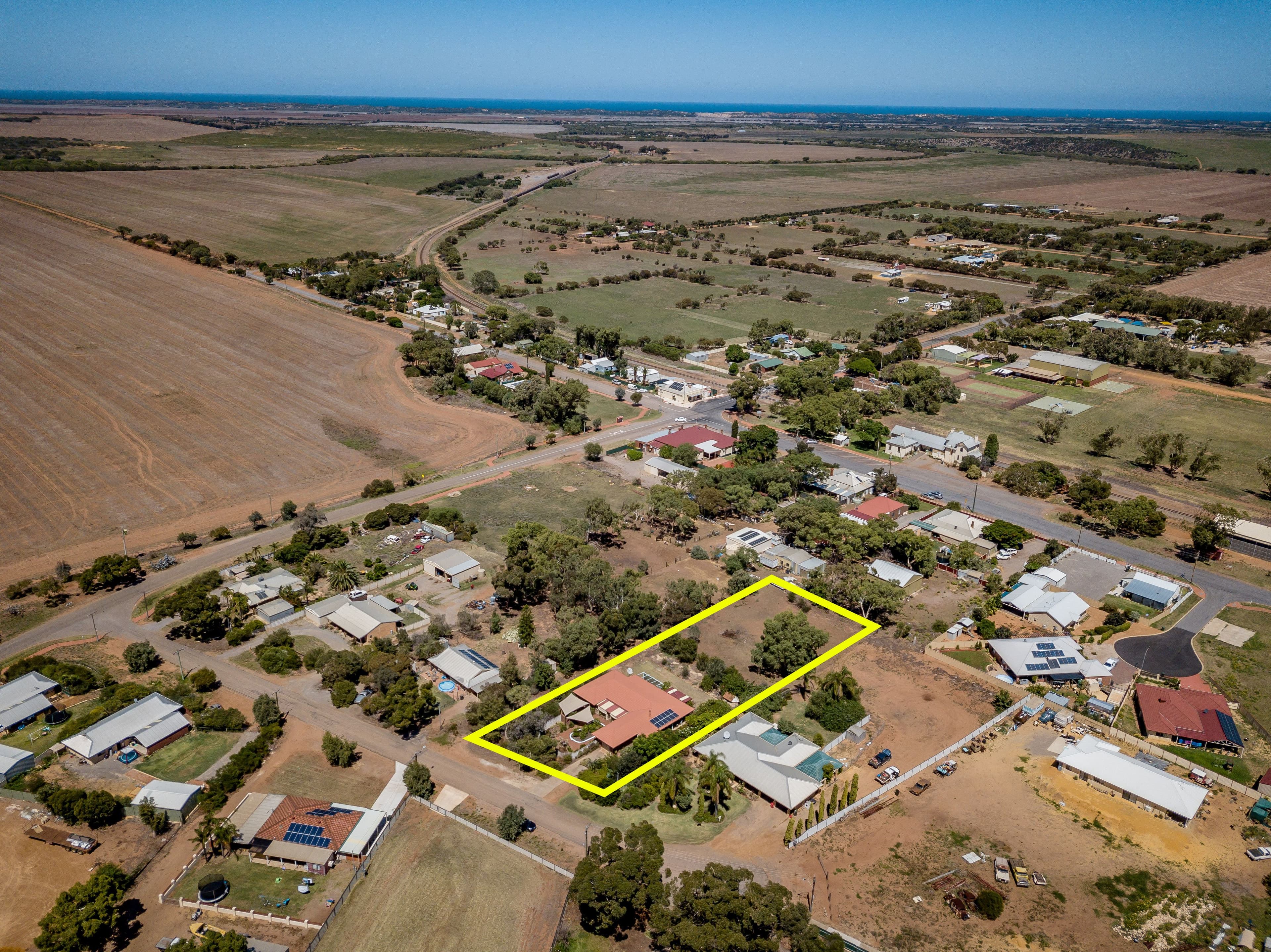 7 Logue Court, Walkaway WA 6528, Walkaway - Image 1