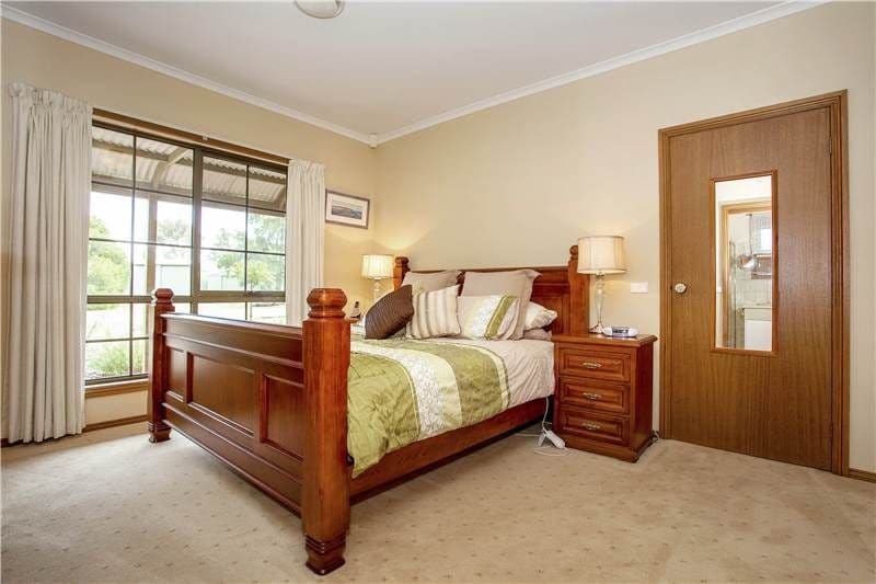 65 Old Melbourne Road, LARA VIC 3212, Lara - Thumbnail 7