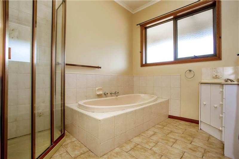 65 Old Melbourne Road, LARA VIC 3212, Lara - Thumbnail 8