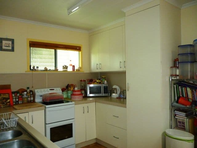 27 Eaglemount Road, ANDERGROVE QLD 4740, Andergrove - Thumbnail 3