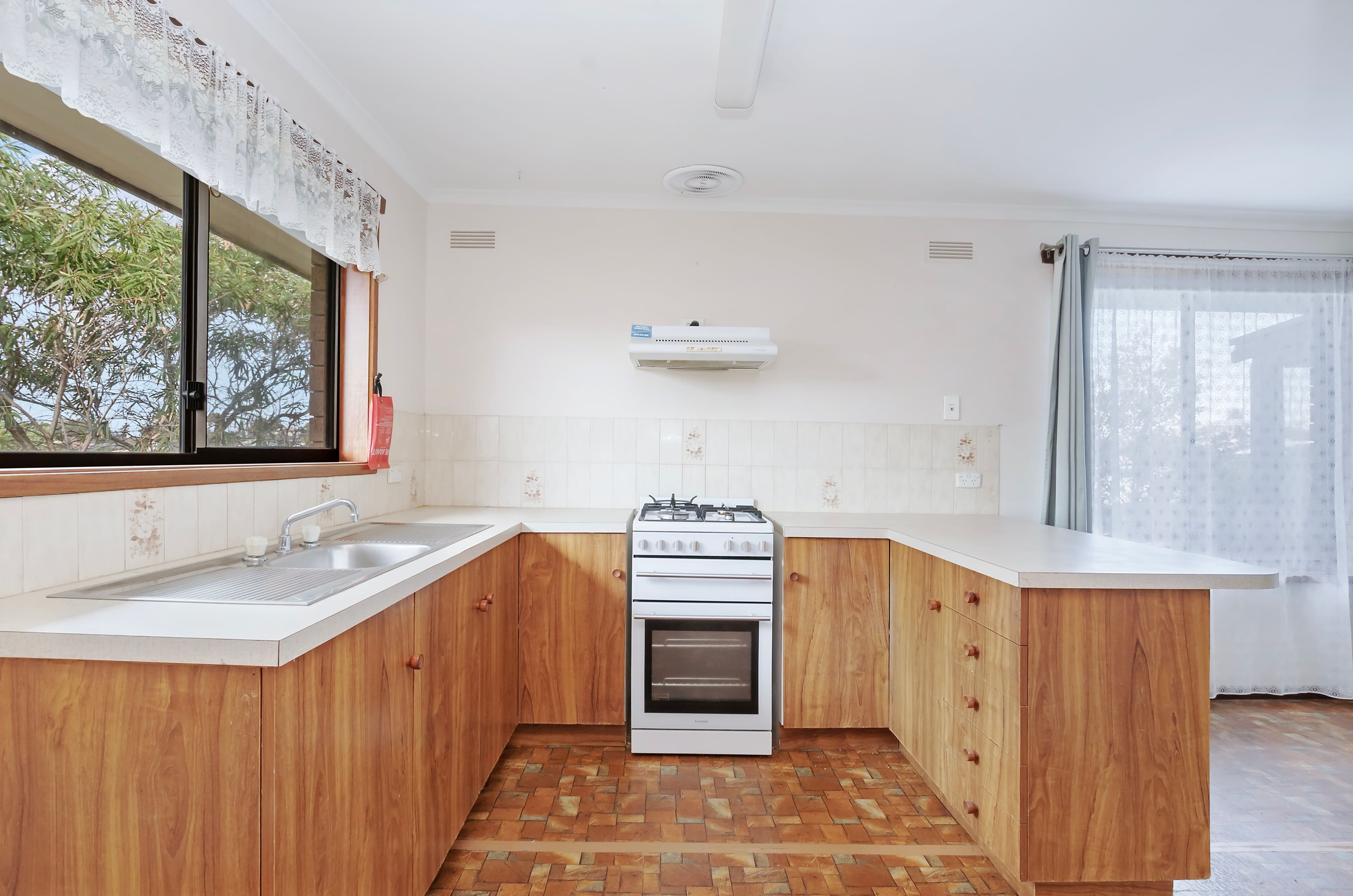 14 Panorama Avenue, Warrnambool VIC 3280, Warrnambool - Thumbnail 3