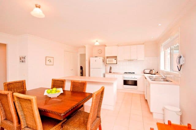 4 Bayfield Court, NEWCOMB VIC 3219, Newcomb - Thumbnail 2
