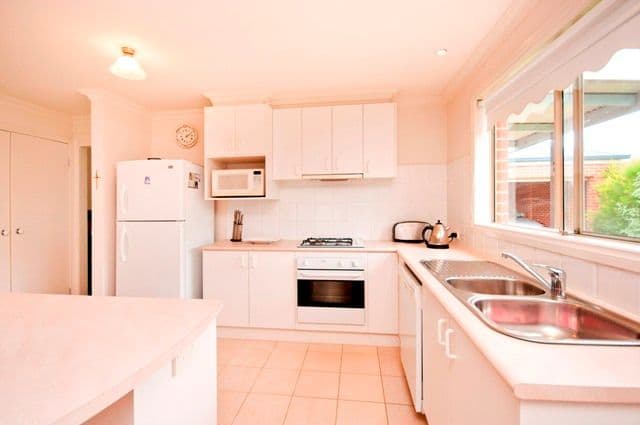 4 Bayfield Court, NEWCOMB VIC 3219, Newcomb - Thumbnail 8