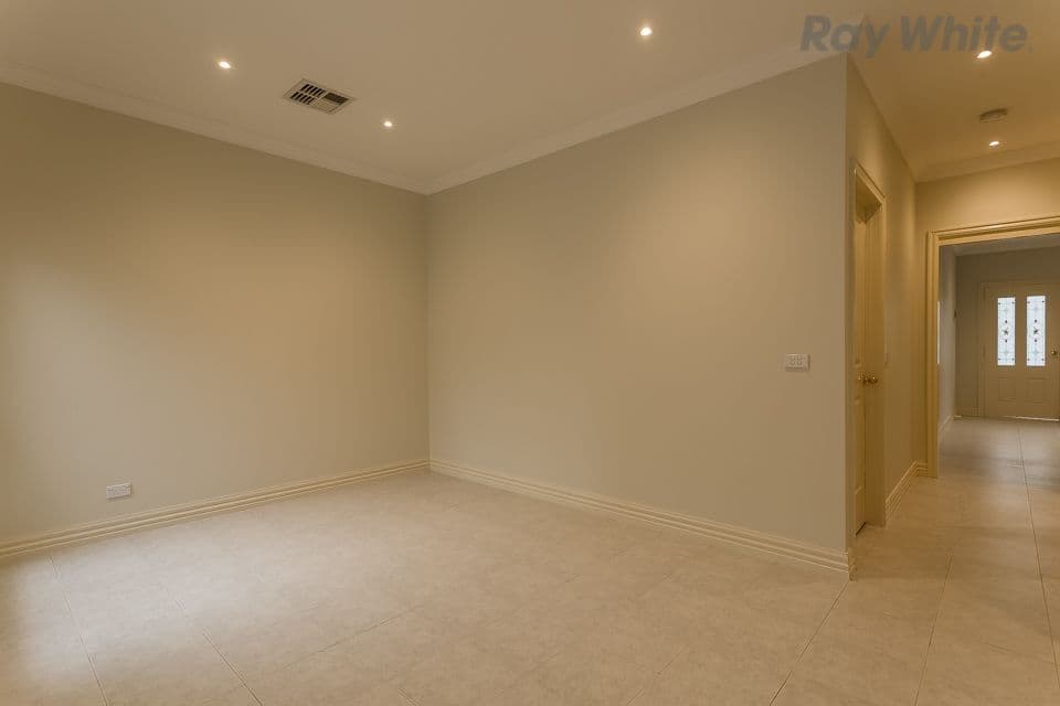 8 Lorraine Court, Hillside VIC 3037, Hillside - Thumbnail 5