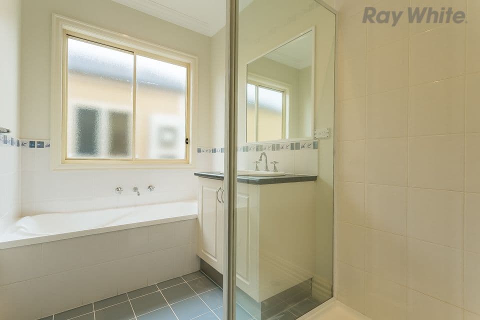 8 Lorraine Court, Hillside VIC 3037, Hillside - Thumbnail 6