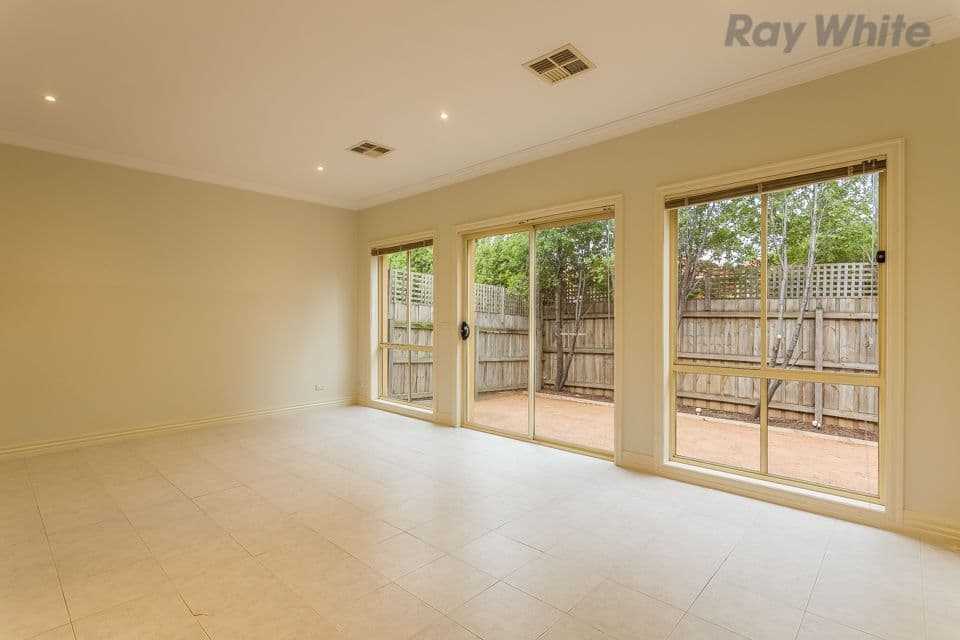 8 Lorraine Court, Hillside VIC 3037, Hillside - Thumbnail 7