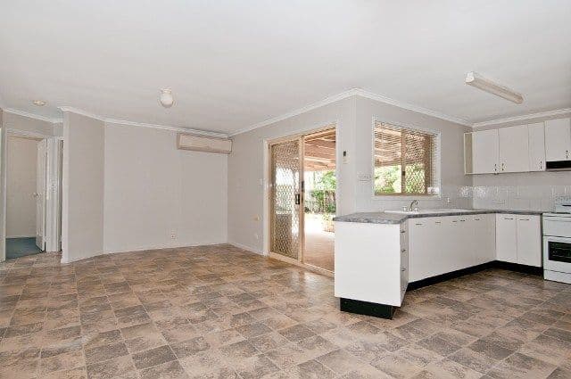 8 Stratton Place, CRESTMEAD QLD 4132, Crestmead - Thumbnail 8