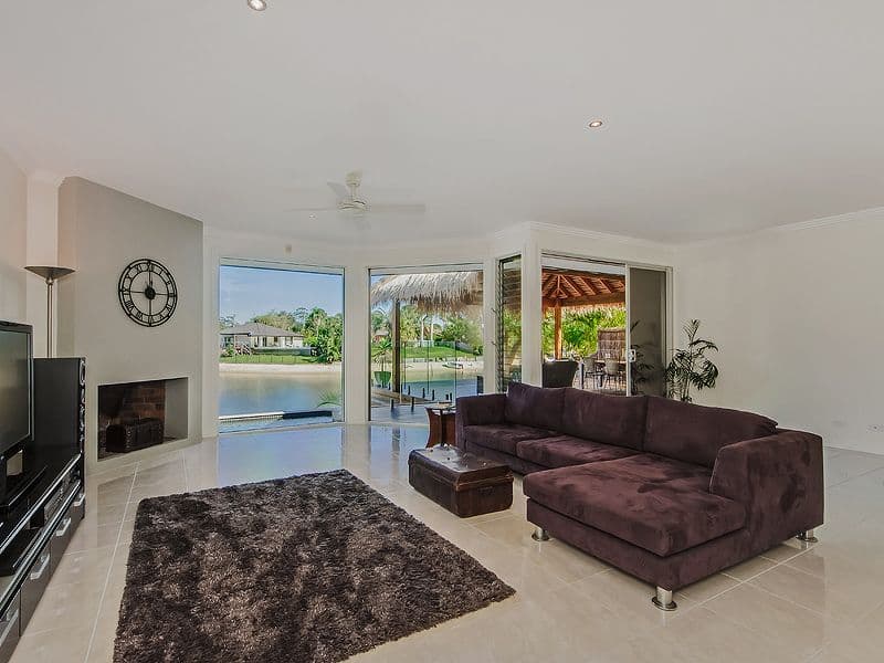 9 Lakeside Avenue, BROADBEACH WATERS QLD 4218, Broadbeach Waters - Thumbnail 5
