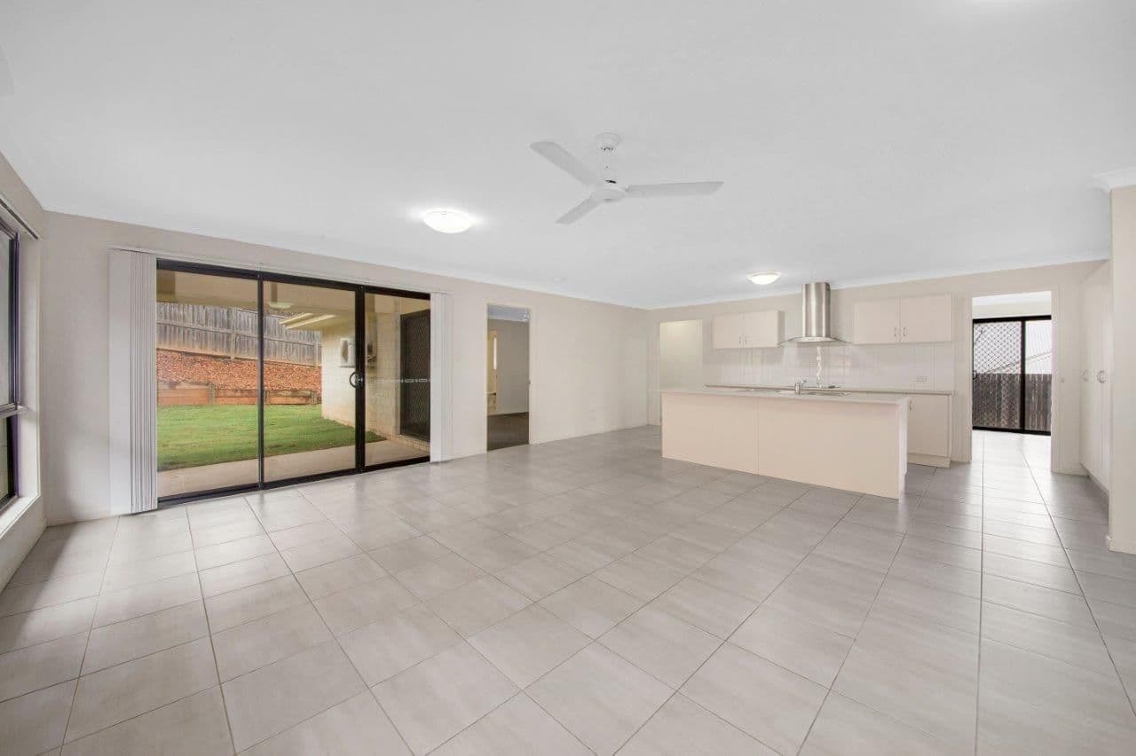 19 Deveney Drive, Kirkwood QLD 4680, Kirkwood - Thumbnail 3